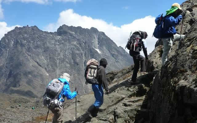 Guide to Trekking Up Rwenzori Mountains